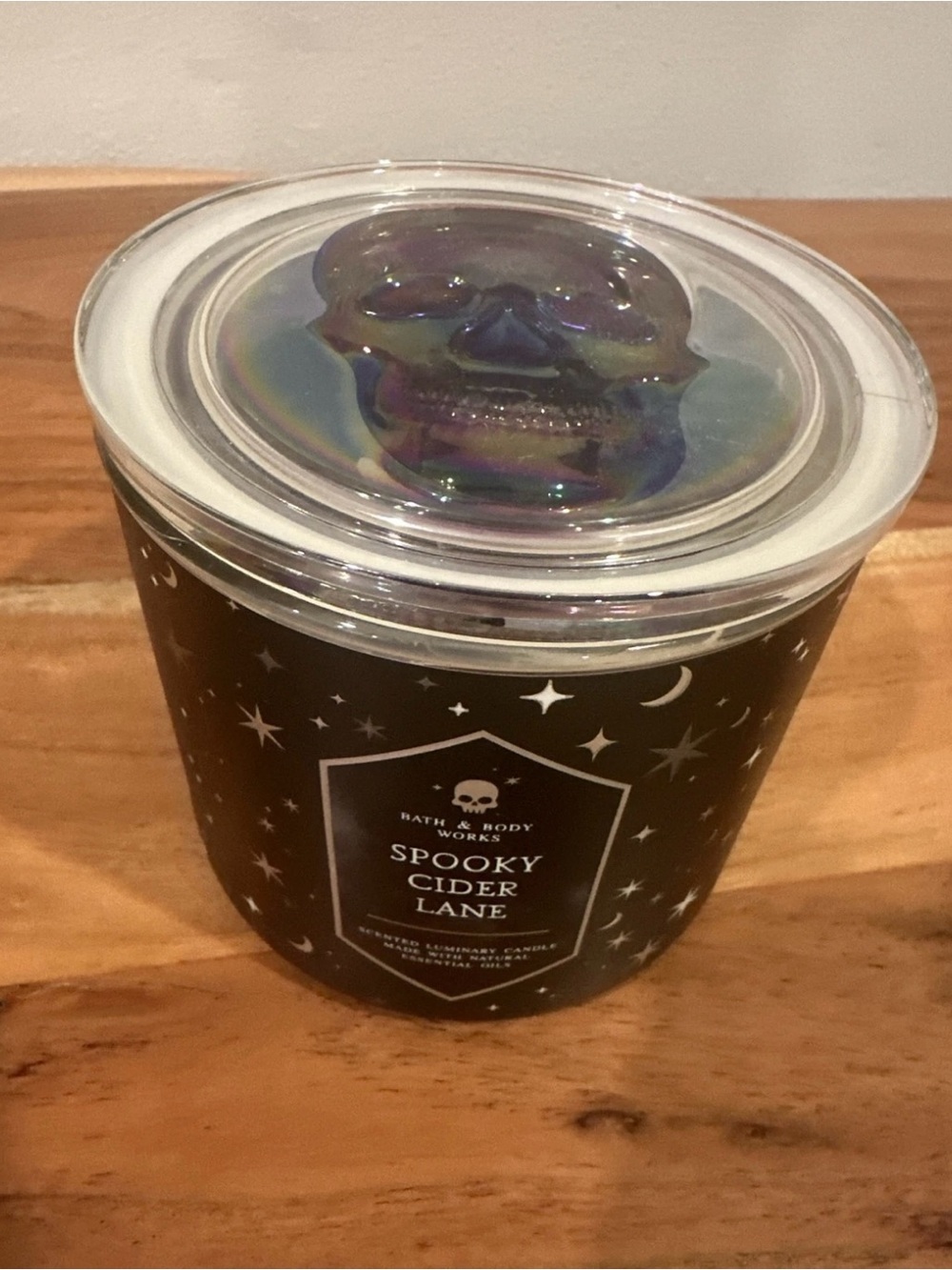 Bath & Body Works: 14.5 Oz 3-Wick Candle: Halloween Spooky Cider Lane Skull Lid - Picture 3 of 5
